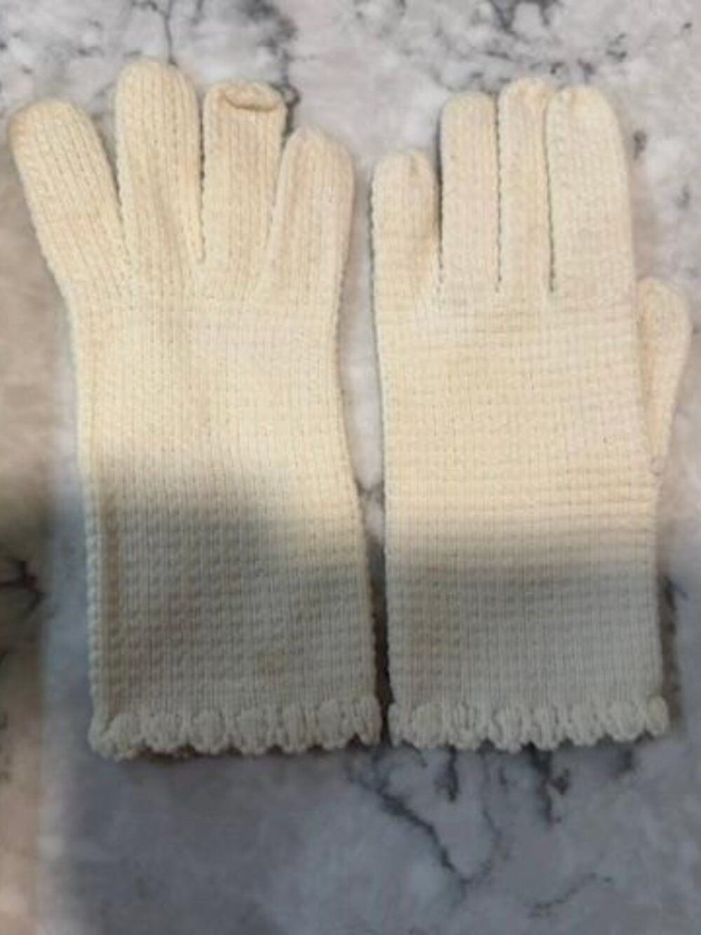 Young Girls White Woven Cotton Gloves for Special Occasions/Size 3ys to 8rs)+or-